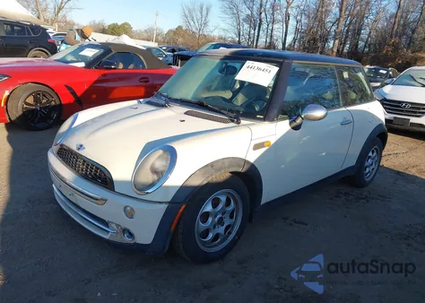 2005 Mini Cooper из США, поврежденный, VIN WMWRC33445TJ64014